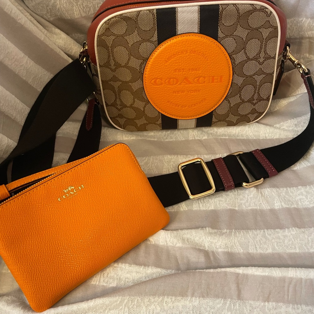 Coach shoulder bag purse with matching wristlet
